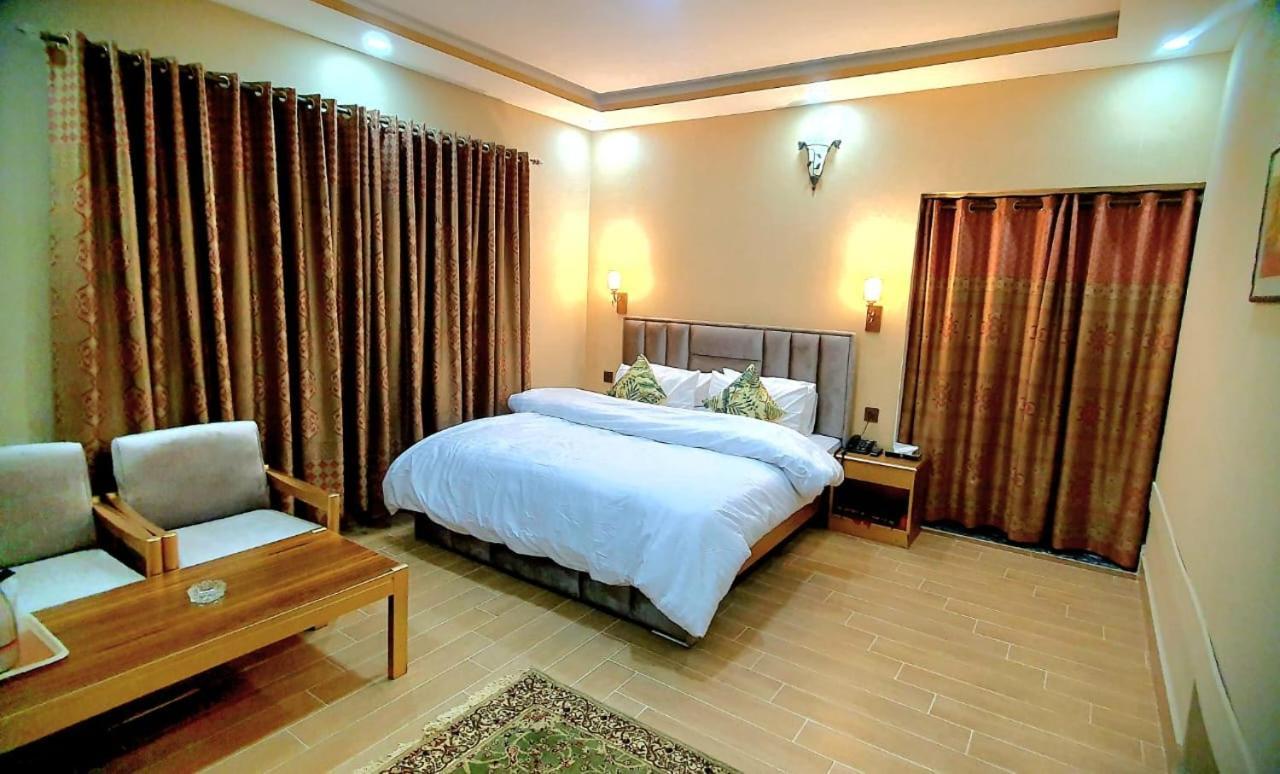 Royal Hotel Naran Exterior photo